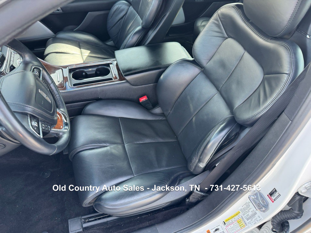 2017 Lincoln Continental Image 39