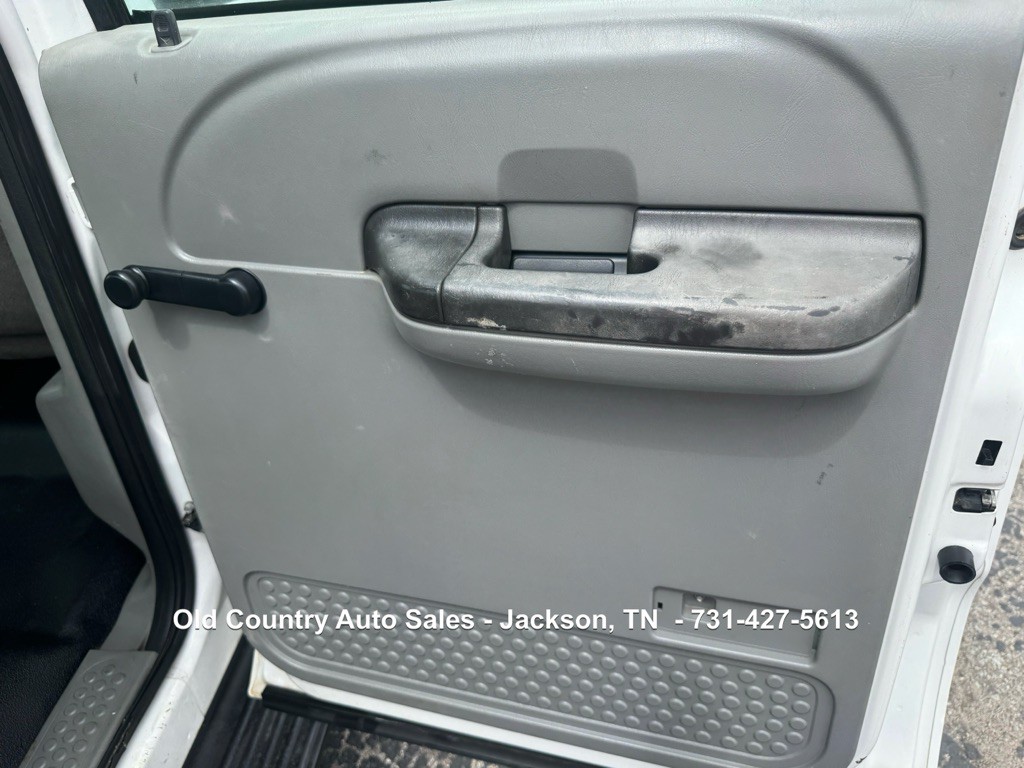 2005 Ford F-350 Image 11