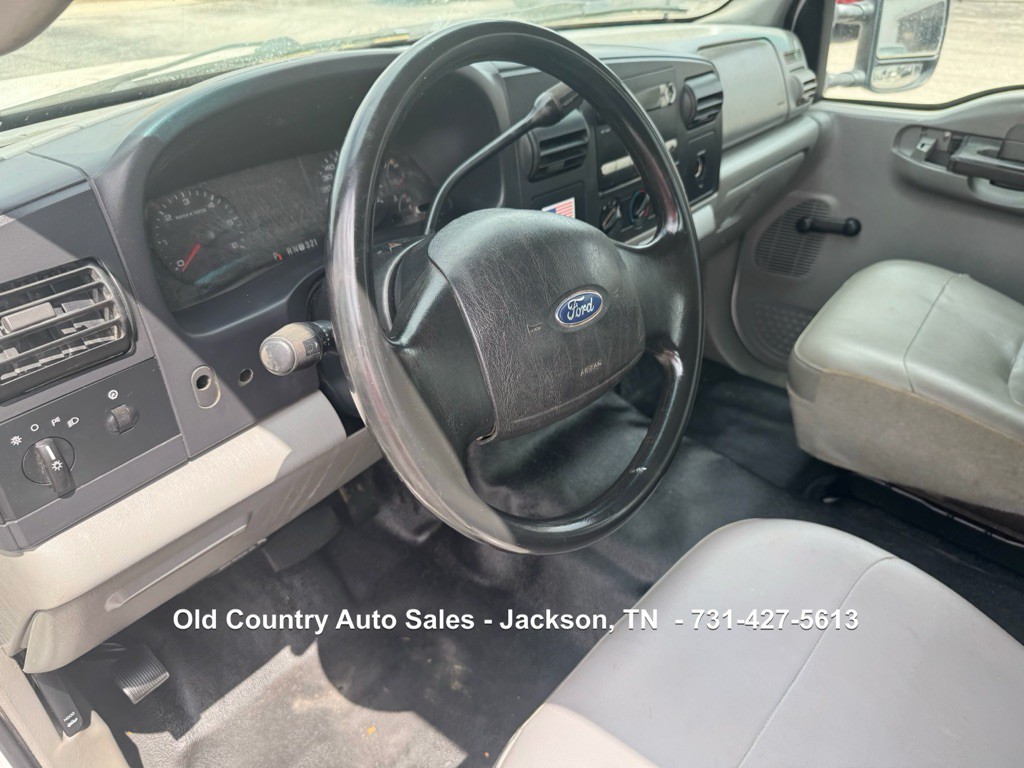 2005 Ford F-350 Image 17