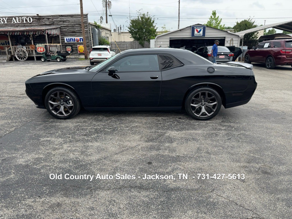 2018 Dodge Challenger Image 2