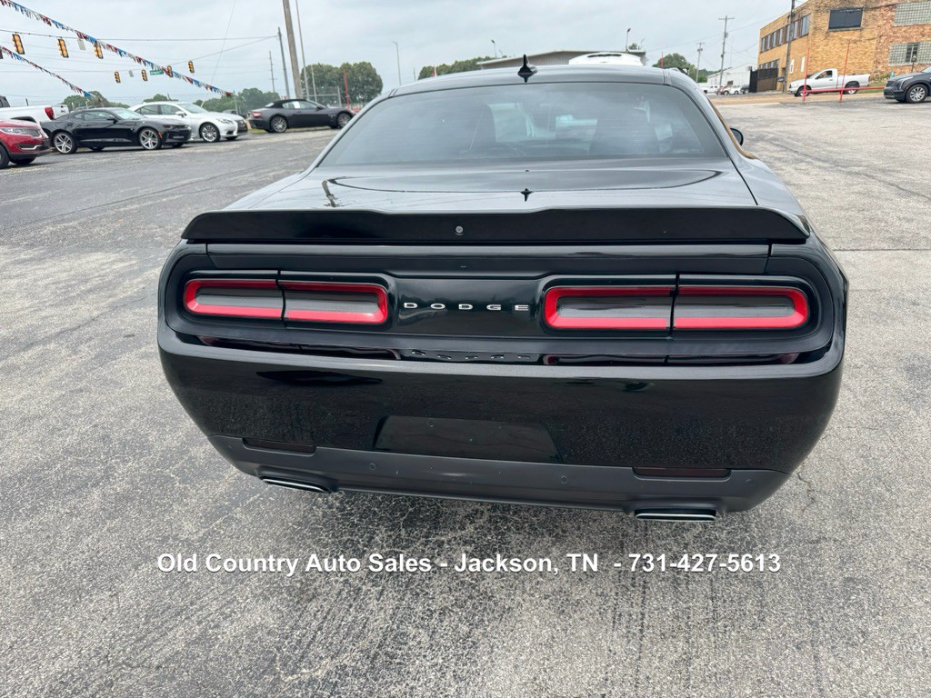 2018 Dodge Challenger Image 8