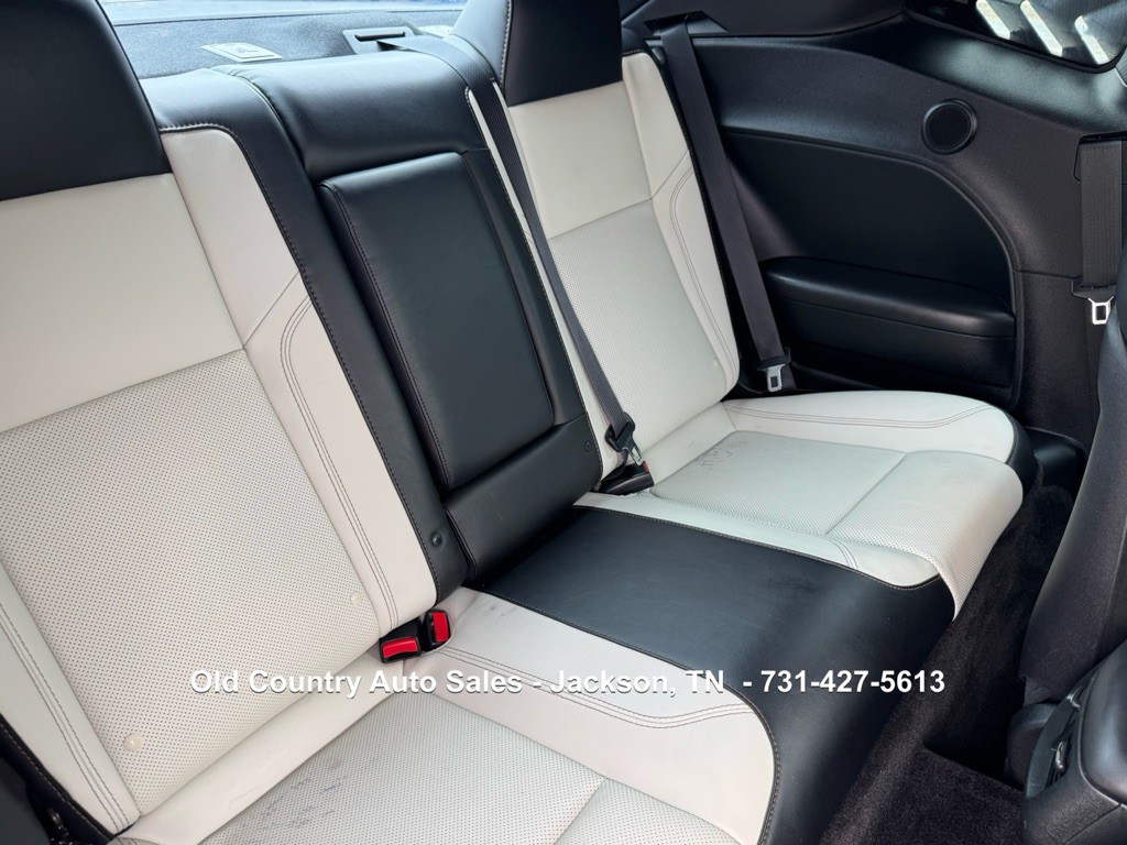 2018 Dodge Challenger Image 12