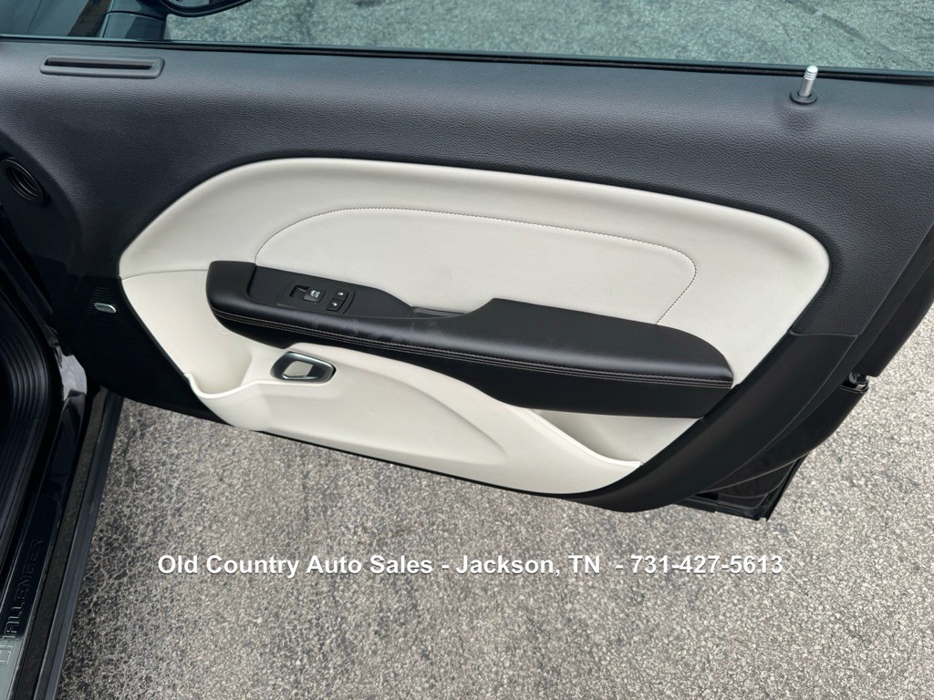 2018 Dodge Challenger Image 14