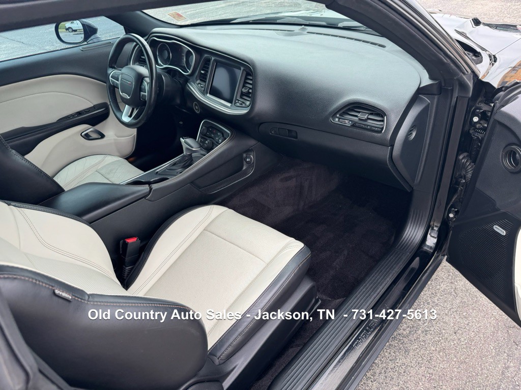 2018 Dodge Challenger Image 15