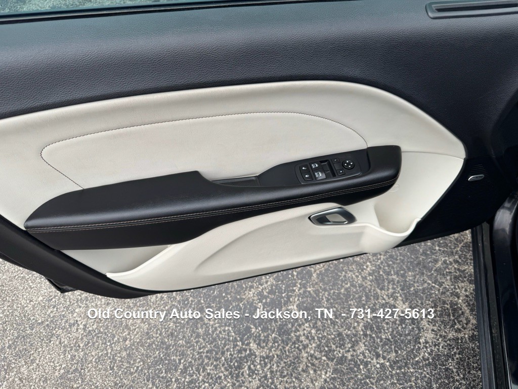 2018 Dodge Challenger Image 17