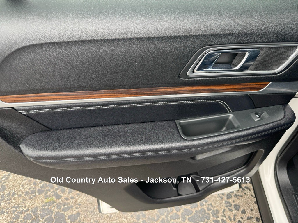 2017 Ford Explorer Image 17