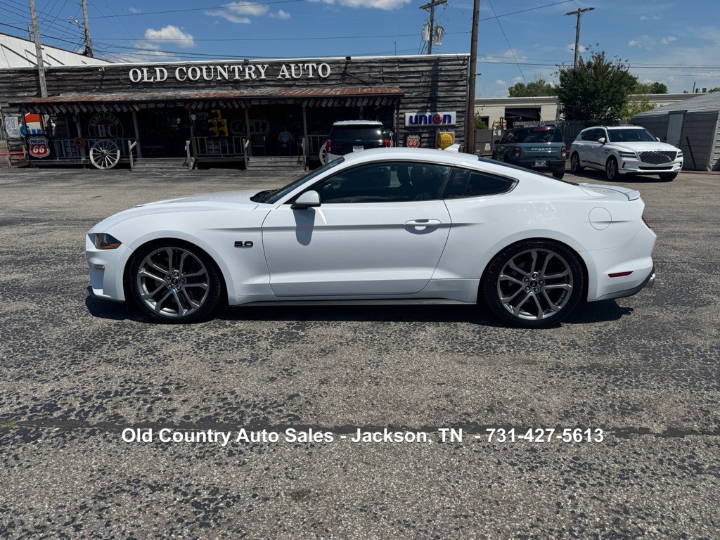 2022 Ford Mustang Image 1