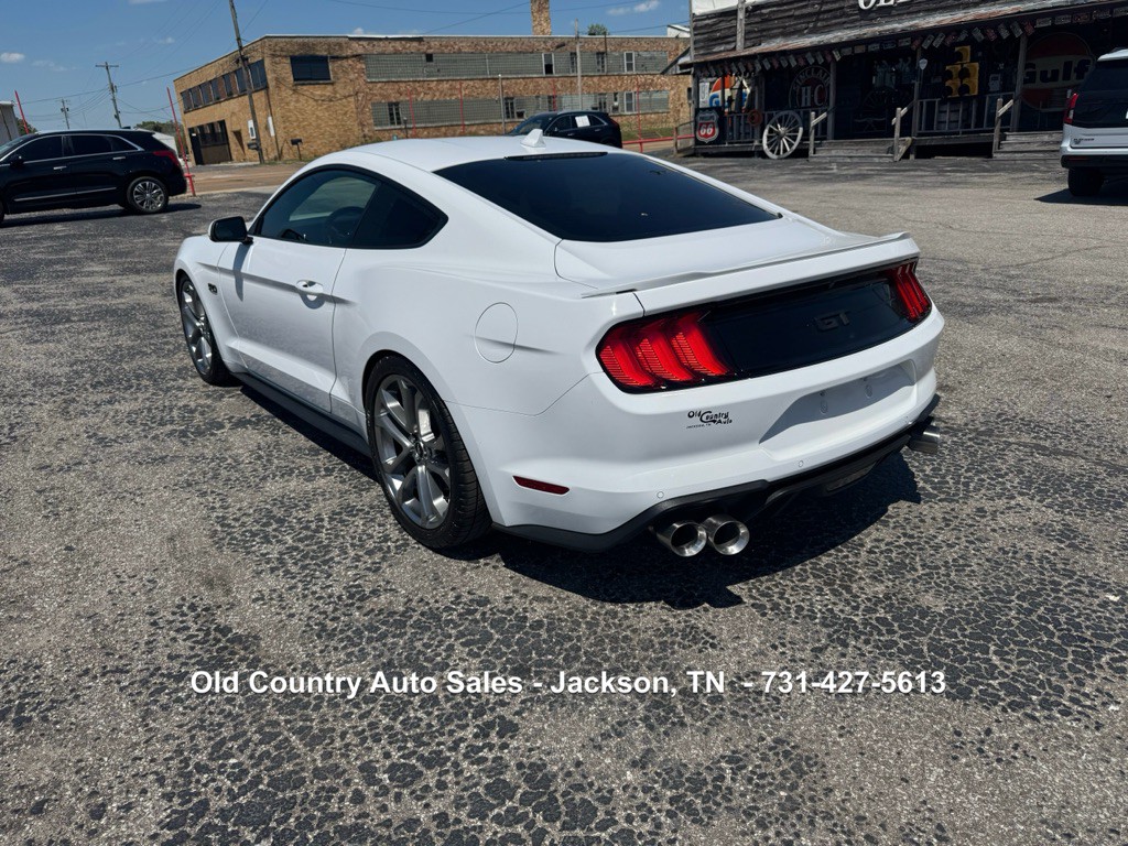 2022 Ford Mustang Image 8