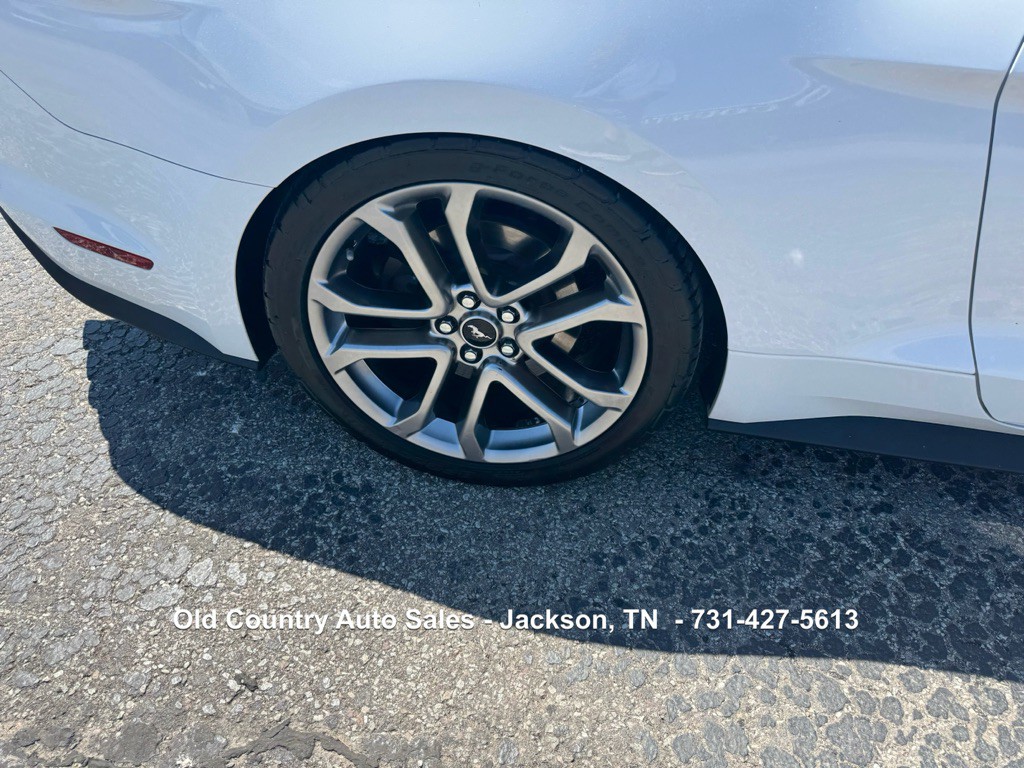 2022 Ford Mustang Image 19