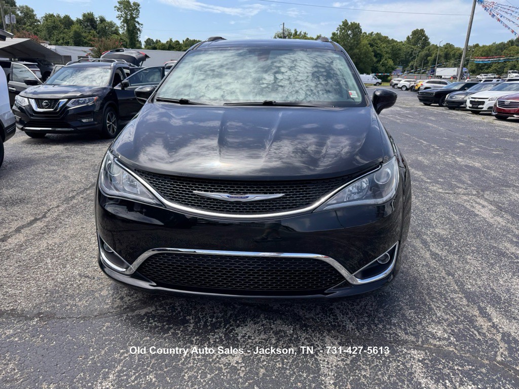 2019 Chrysler Pacifica Image 3