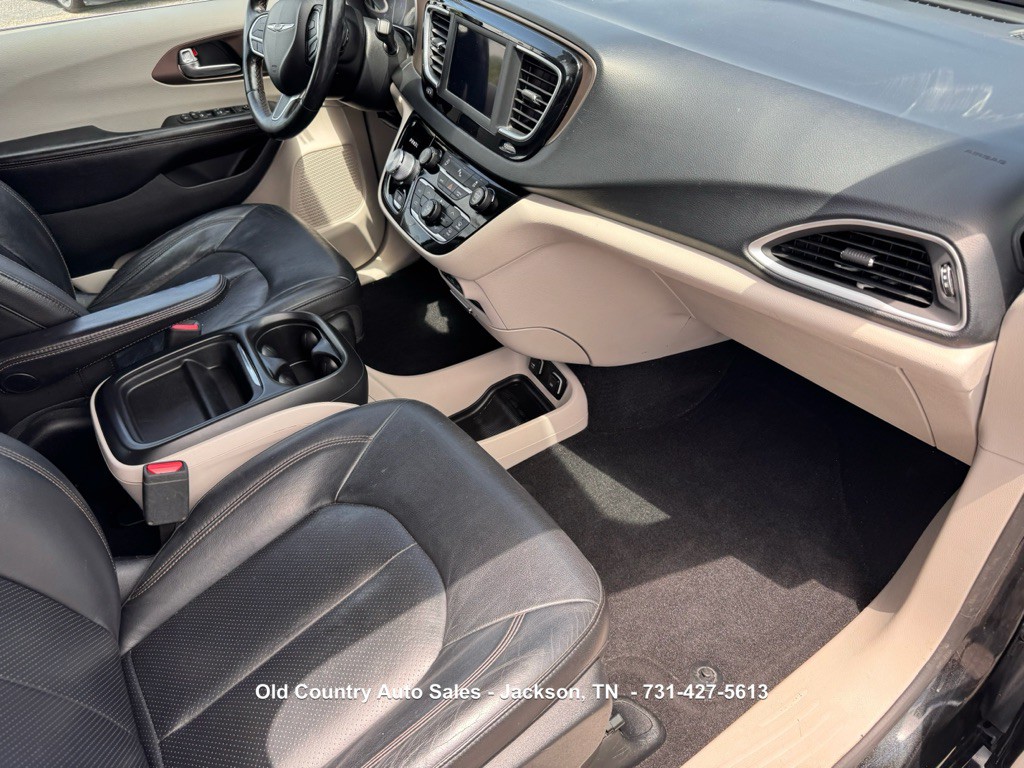 2019 Chrysler Pacifica Image 16