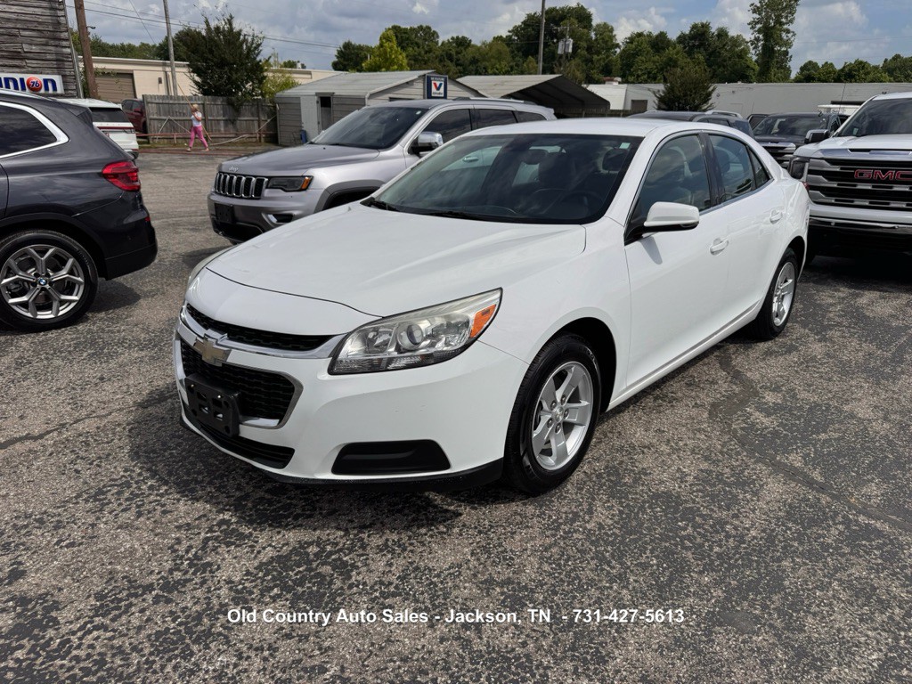 2016 Chevrolet Malibu Image 2
