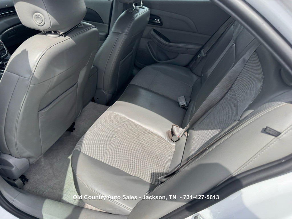 2016 Chevrolet Malibu Image 8