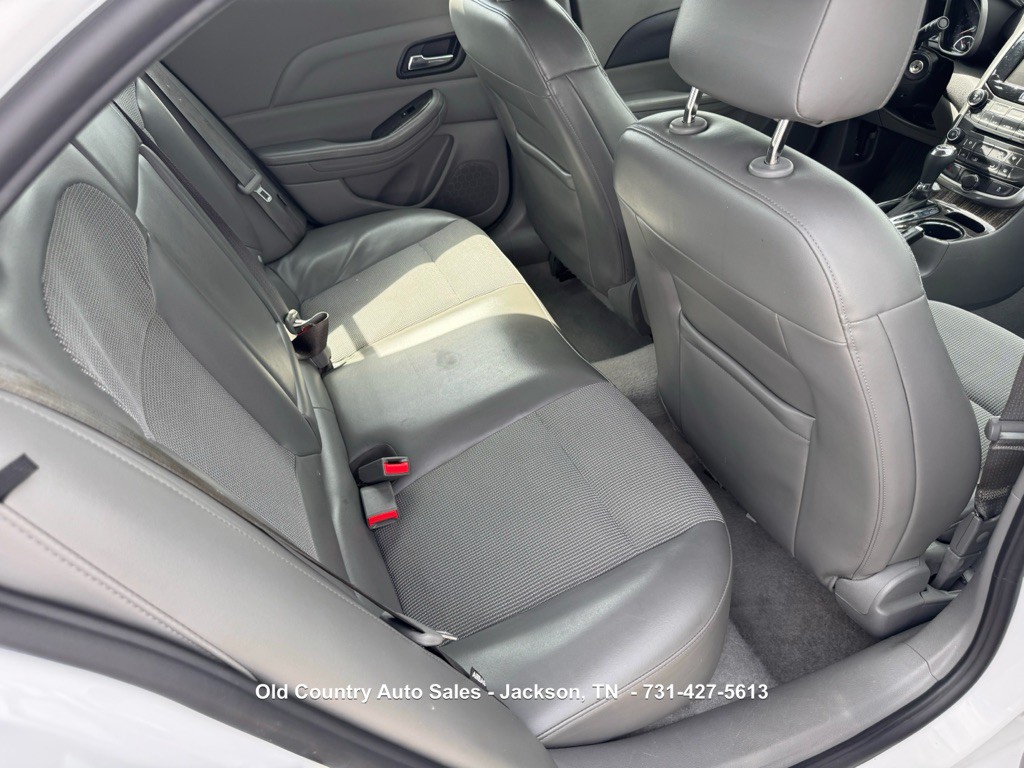 2016 Chevrolet Malibu Image 10
