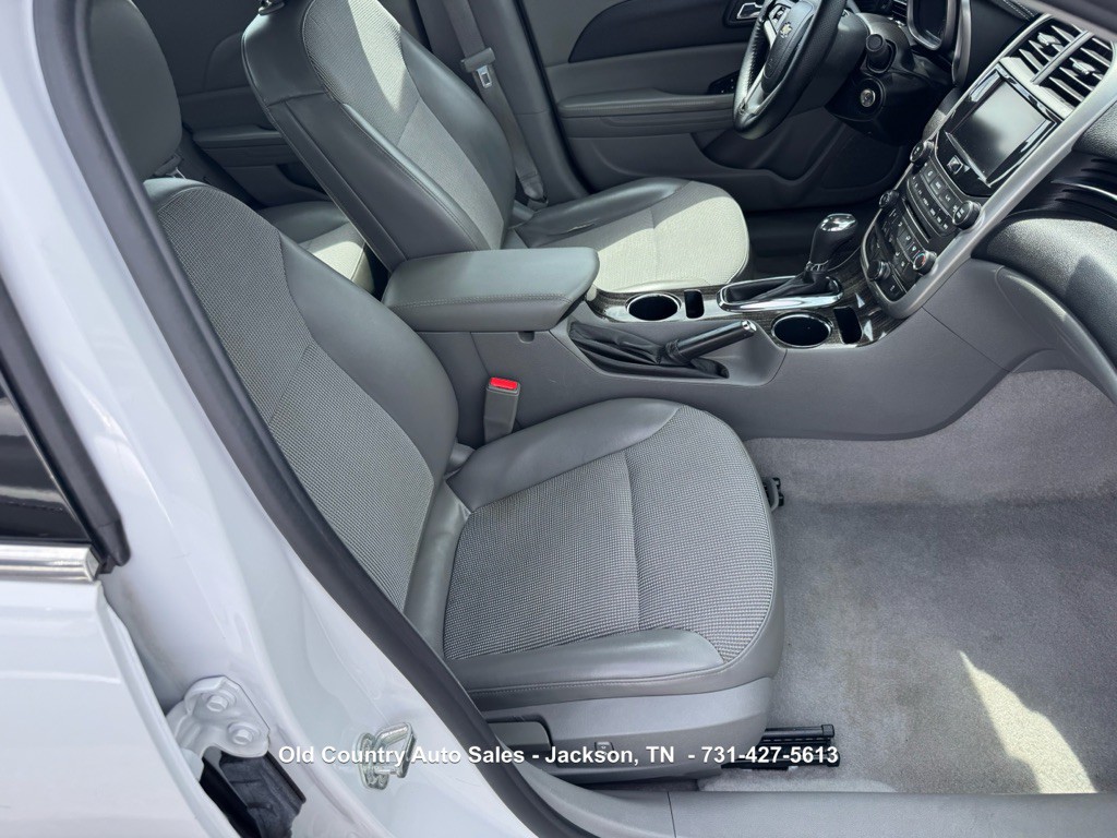 2016 Chevrolet Malibu Image 13