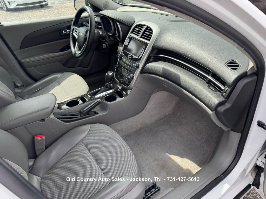 2016 Chevrolet Malibu Image 14