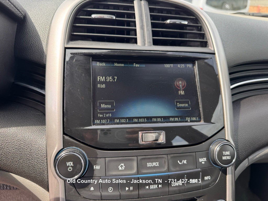 2016 Chevrolet Malibu Image 21