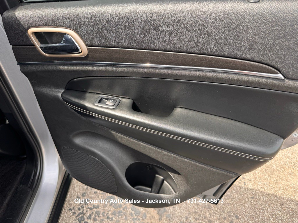 2017 Jeep Grand Cherokee Image 16