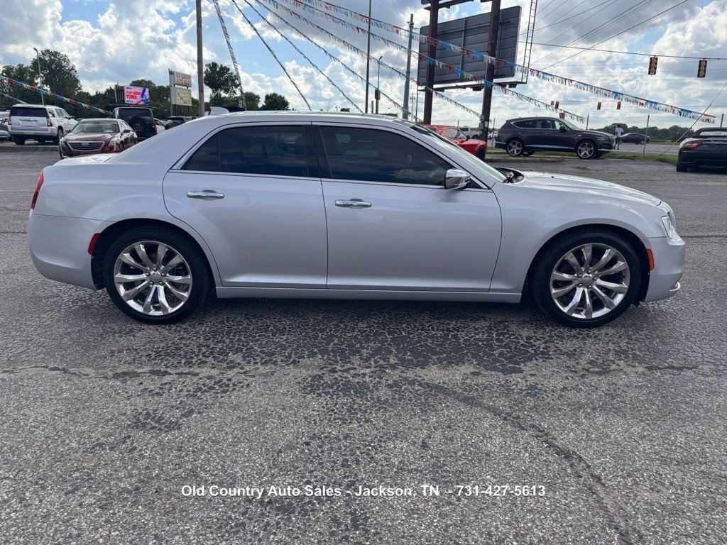 2020 Chrysler 300 Image 5