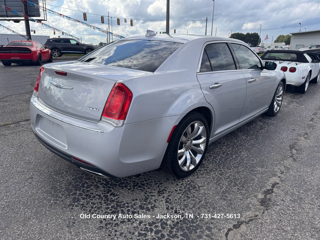 2020 Chrysler 300 Image 6