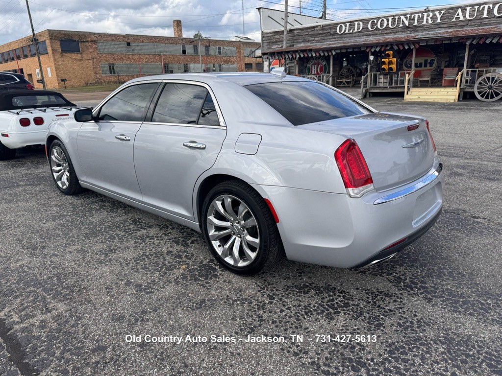 2020 Chrysler 300 Image 8