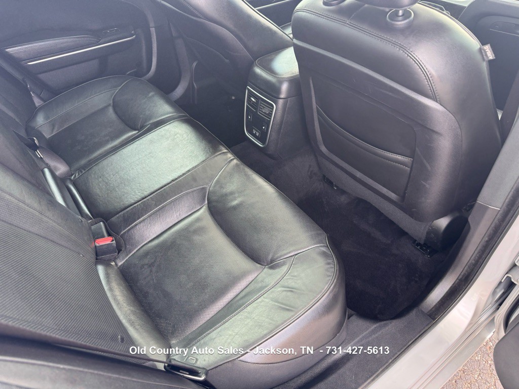 2020 Chrysler 300 Image 12
