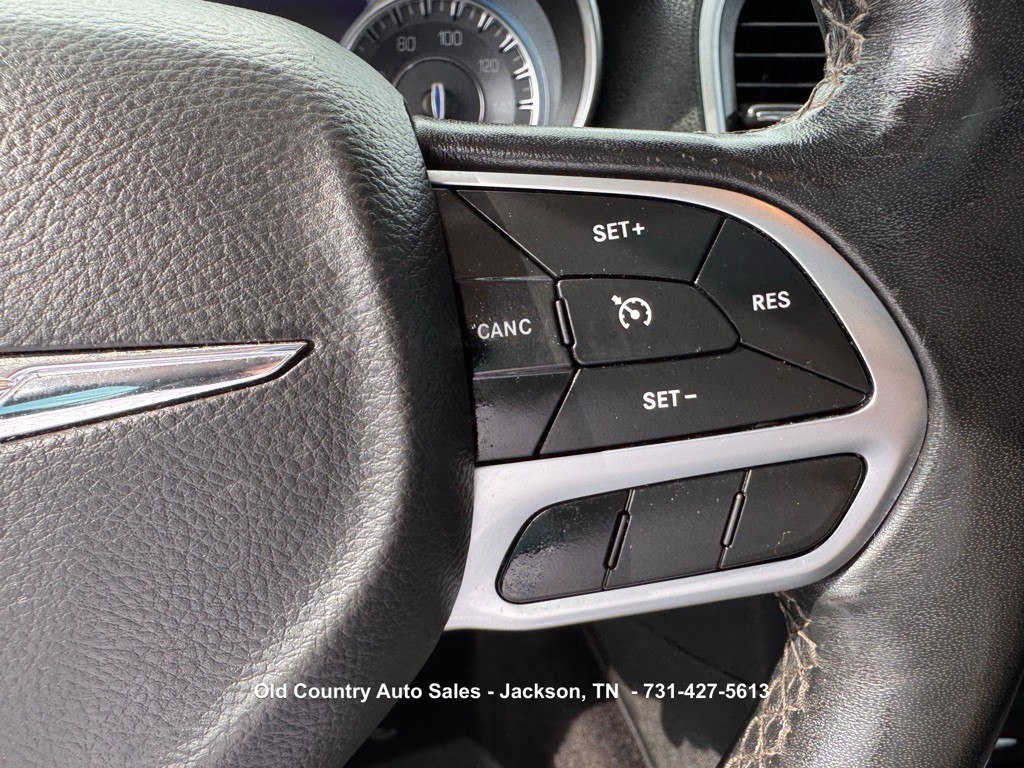 2020 Chrysler 300 Image 24