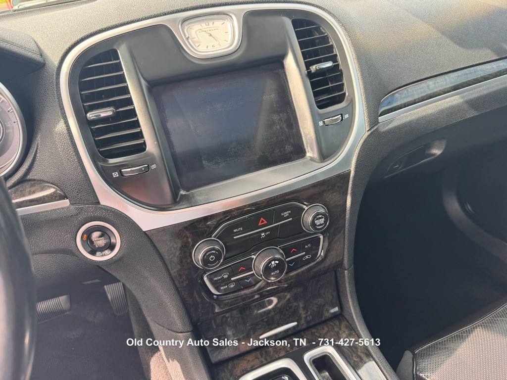 2020 Chrysler 300 Image 25