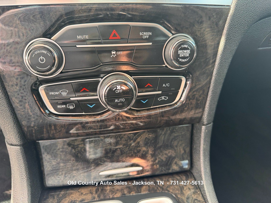 2020 Chrysler 300 Image 26