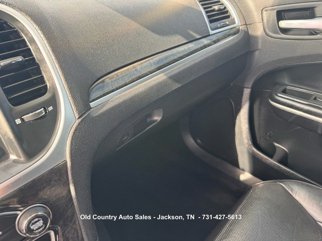 2020 Chrysler 300 Image 30