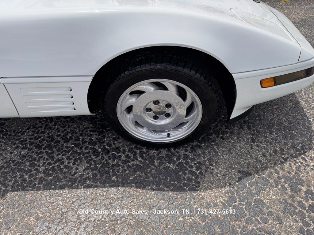 1992 Chevrolet Corvette Image 13