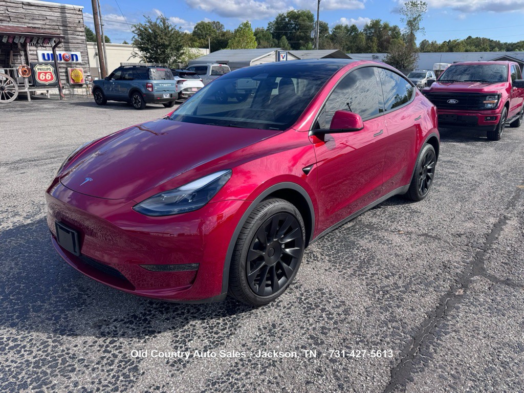 2024 Tesla Model Y Image 2