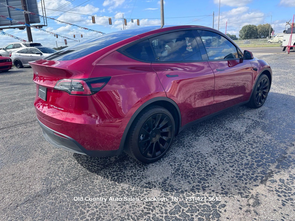 2024 Tesla Model Y Image 6