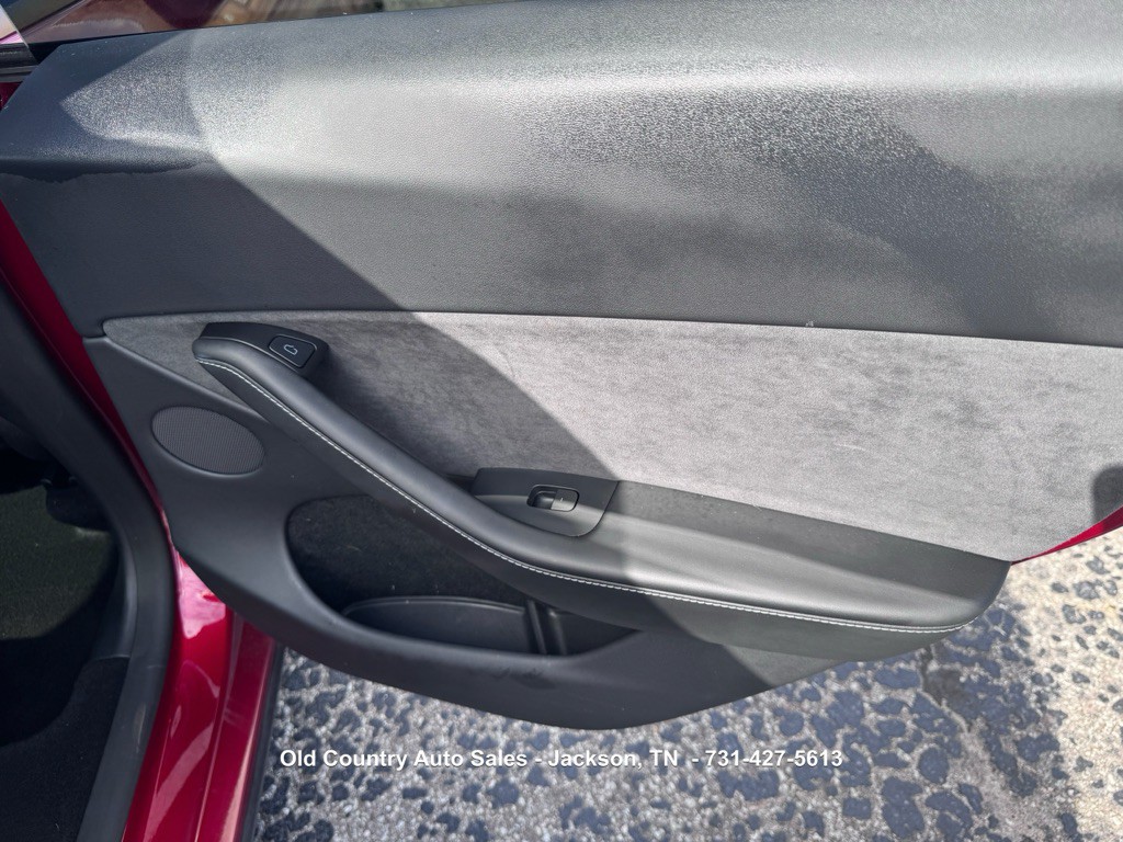2024 Tesla Model Y Image 14