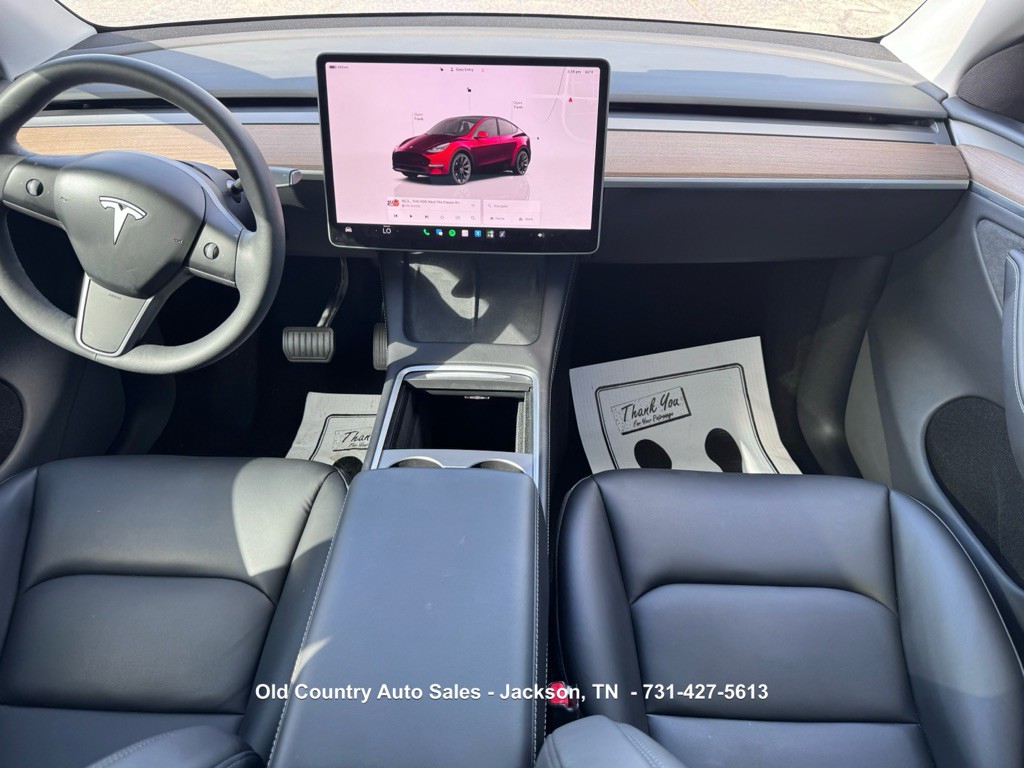 2024 Tesla Model Y Image 16
