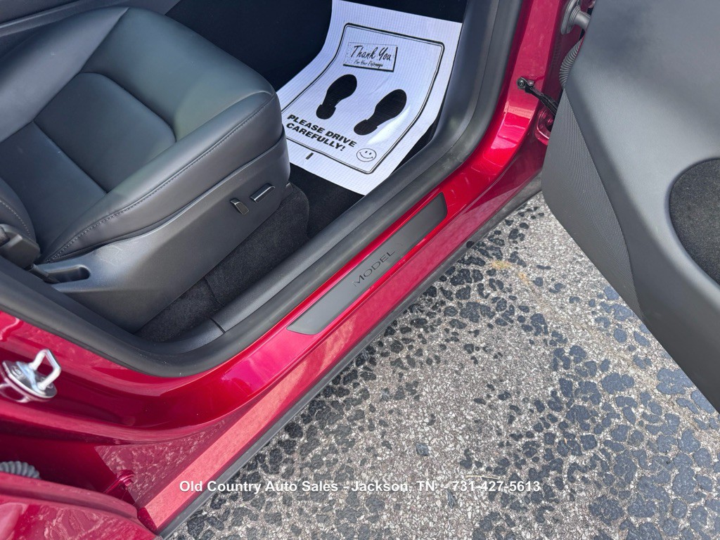 2024 Tesla Model Y Image 20