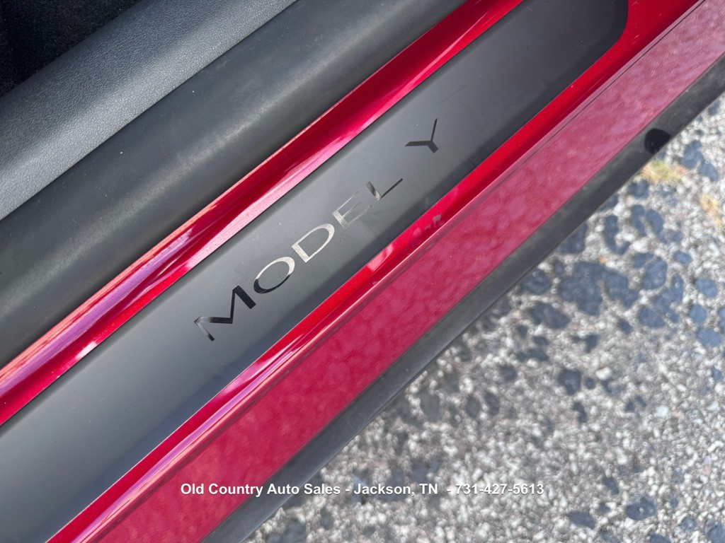 2024 Tesla Model Y Image 21