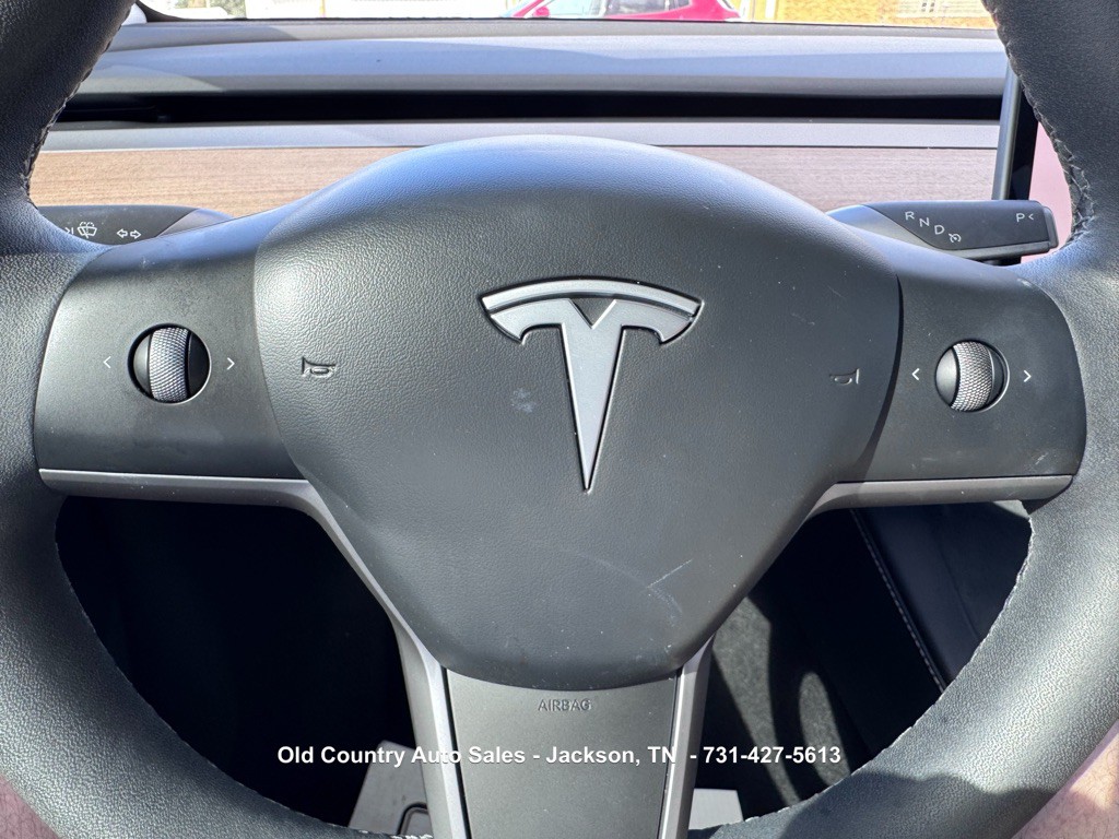 2024 Tesla Model Y Image 27