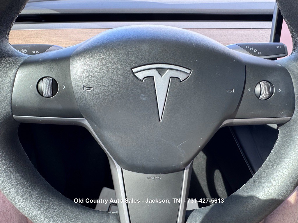 2024 Tesla Model Y Image 28