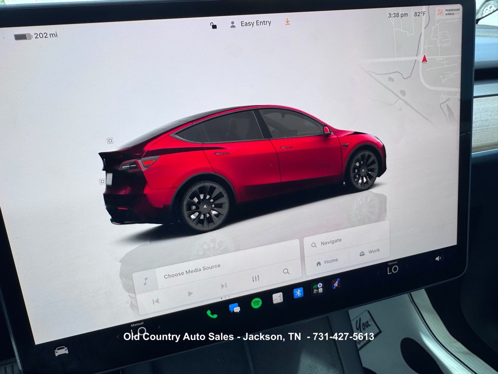2024 Tesla Model Y Image 35