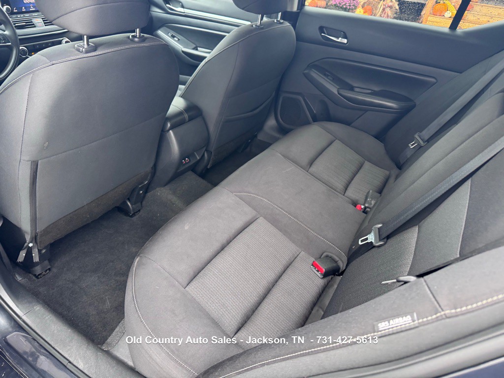 2022 Nissan Altima Image 10