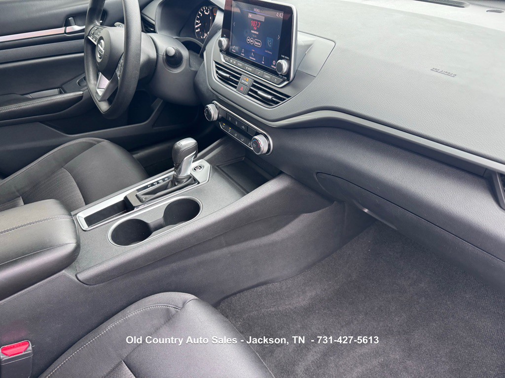 2022 Nissan Altima Image 17
