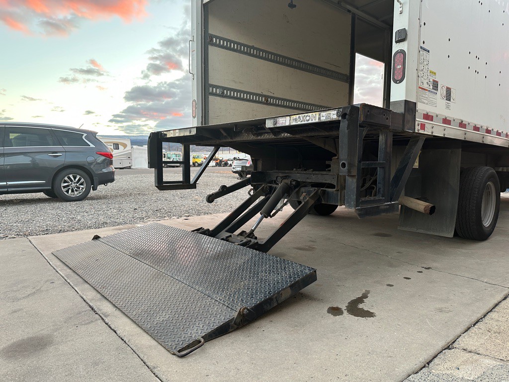 2018 Chevrolet Express Image 5