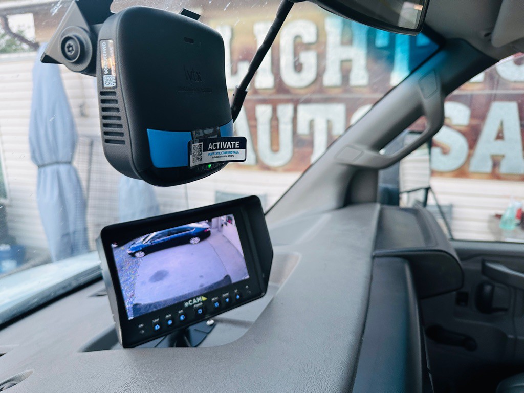 2018 Chevrolet Express Image 12