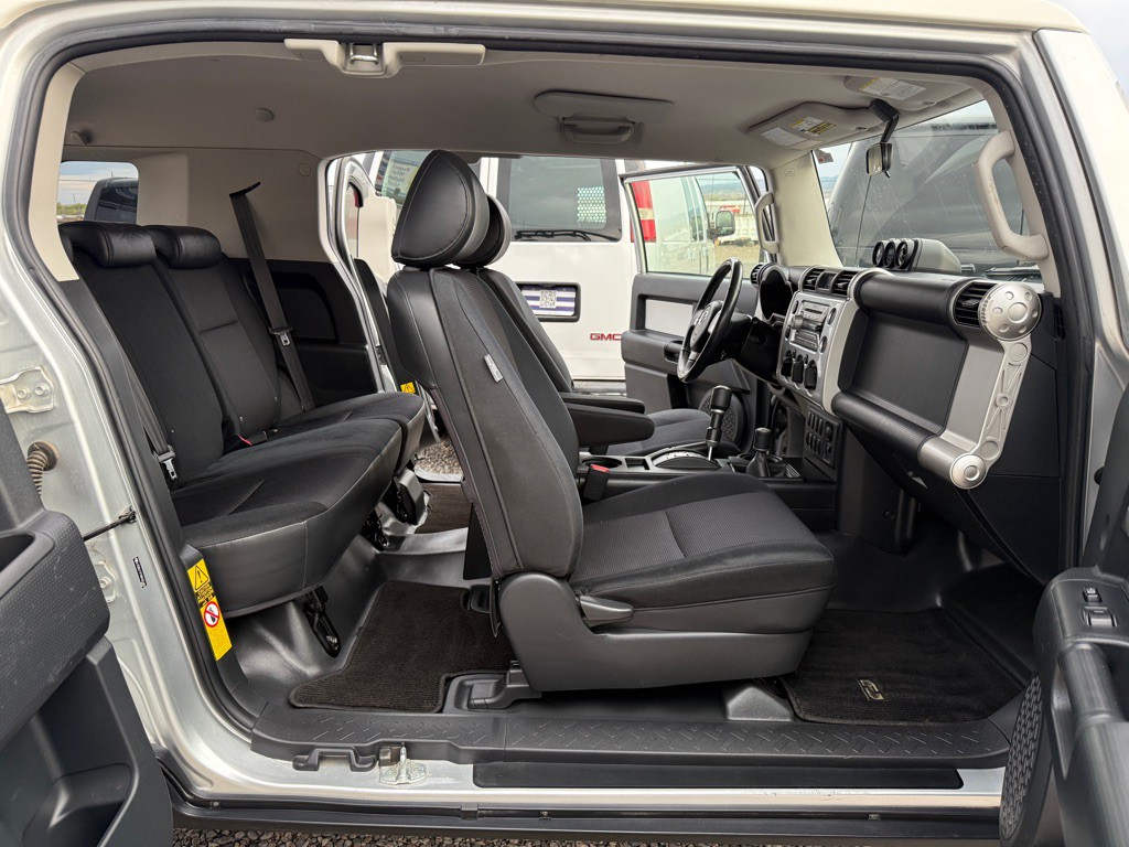 2008 Toyota FJ Cruiser Image 17
