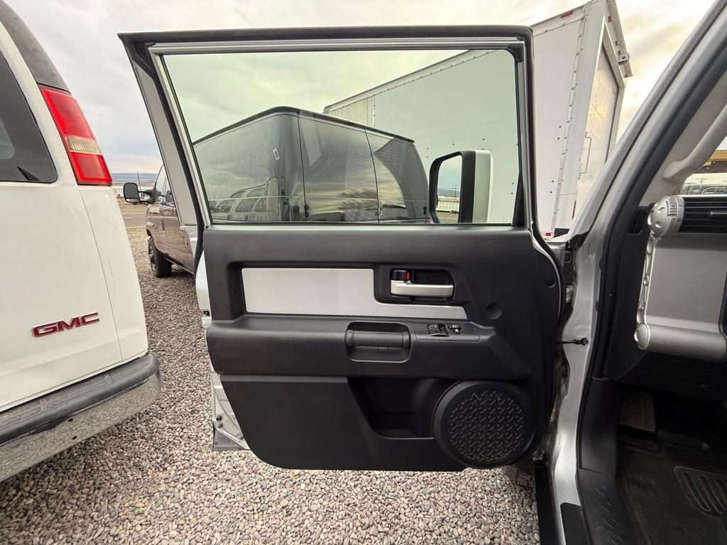 2008 Toyota FJ Cruiser Image 19