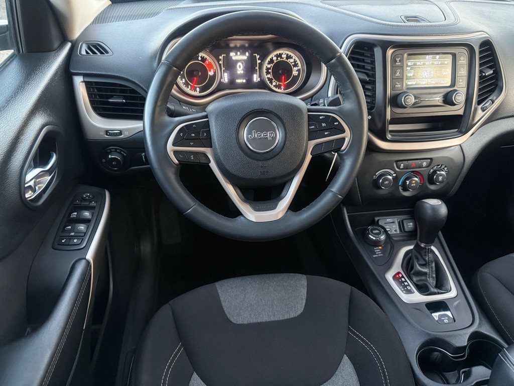 2018 Jeep Cherokee Image 9