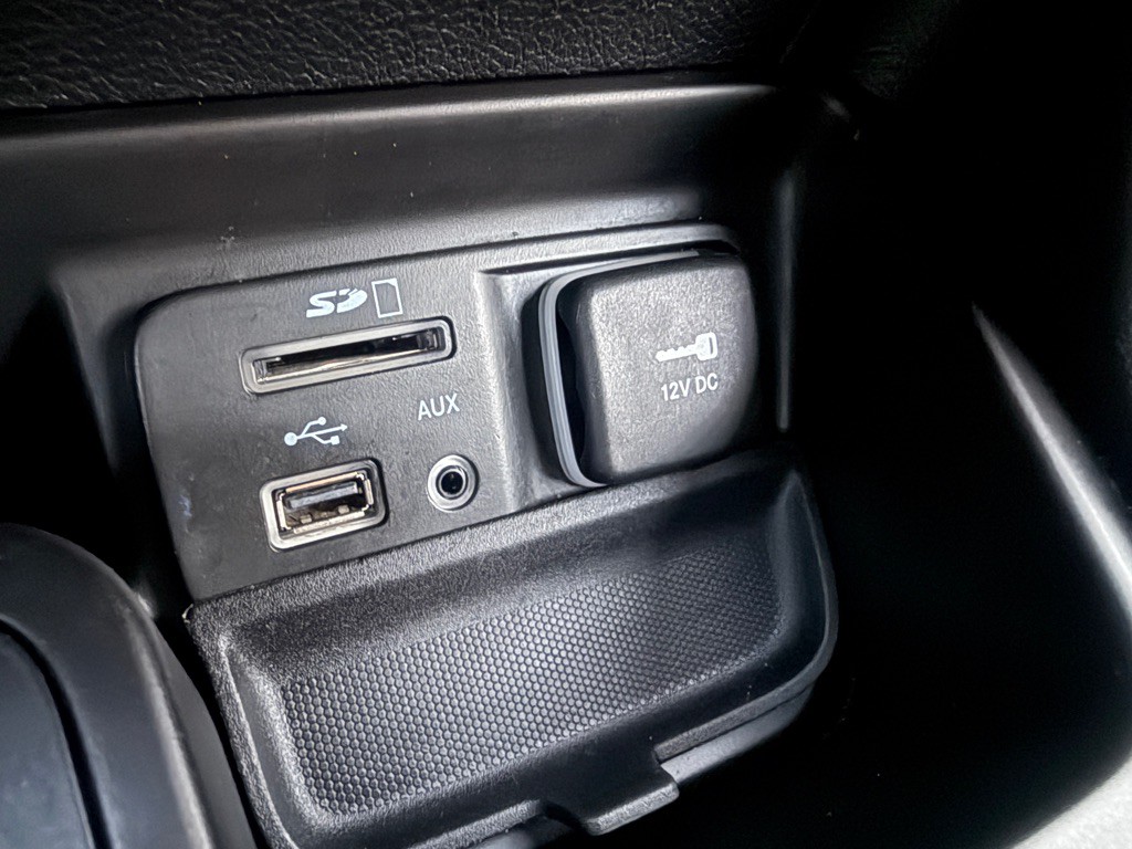 2018 Jeep Cherokee Image 12