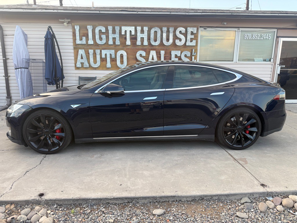2015 Tesla Model S Image 2