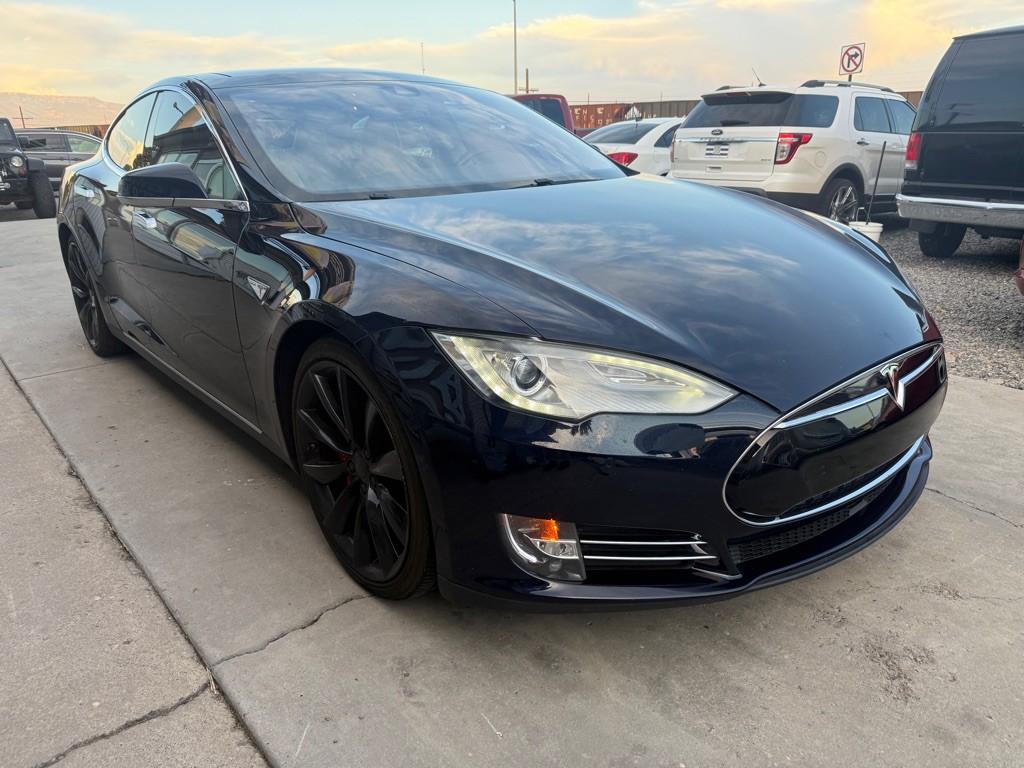 2015 Tesla Model S Image 6